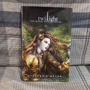 Twilight graphic novel volume 1